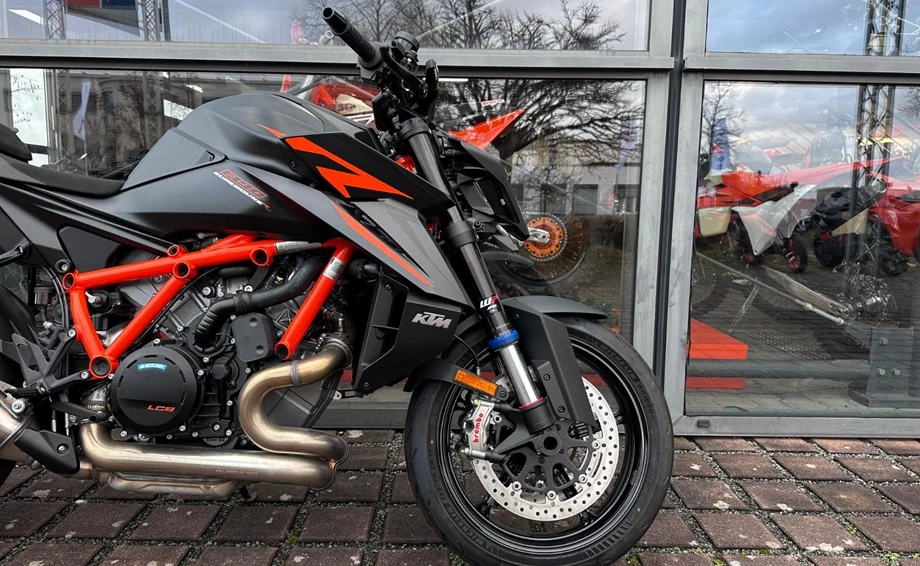 Angebot KTM 1390 Super Duke R EVO Bild 10: Angebot KTM 1390 Super Duke R EVO