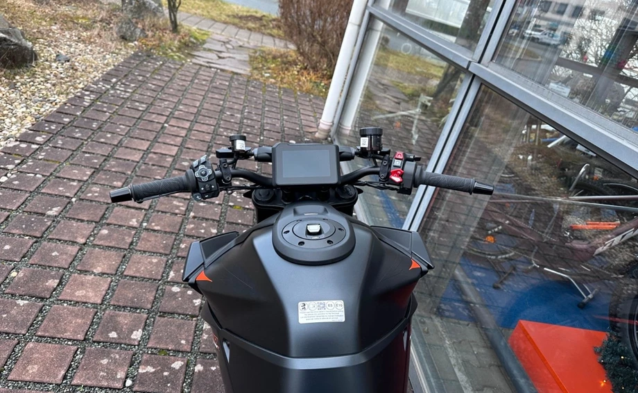 Angebot KTM 1390 Super Duke R EVO Bild 11: Angebot KTM 1390 Super Duke R EVO