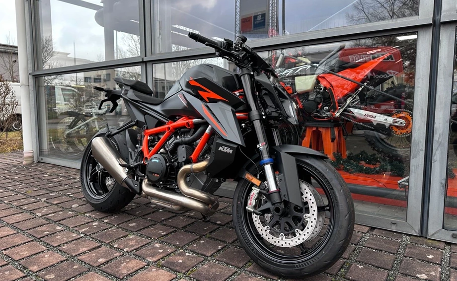 Angebot KTM 1390 Super Duke R EVO Bild 3: Angebot KTM 1390 Super Duke R EVO