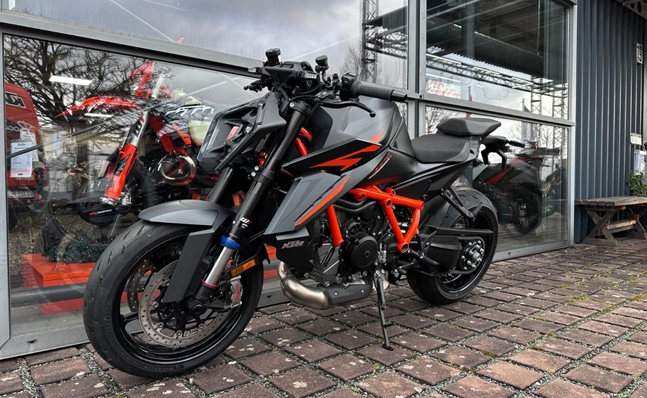 Angebot KTM 1390 Super Duke R EVO Bild 4: Angebot KTM 1390 Super Duke R EVO