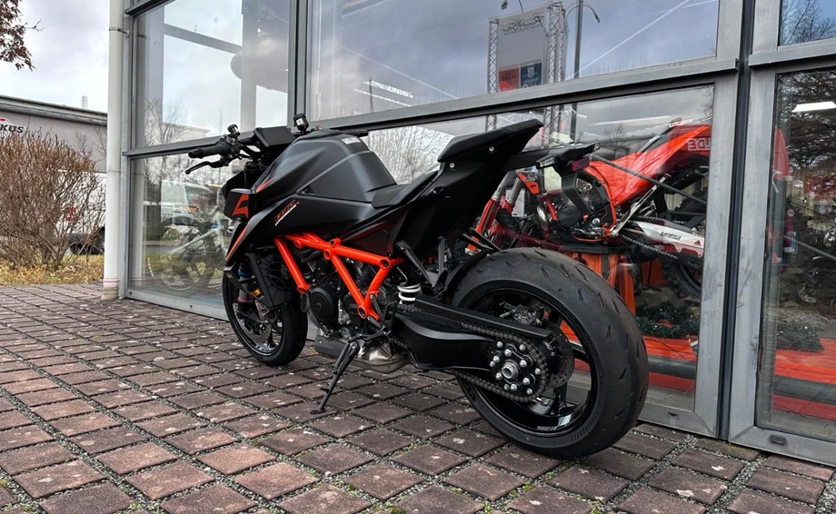 Angebot KTM 1390 Super Duke R EVO Bild 5: Angebot KTM 1390 Super Duke R EVO