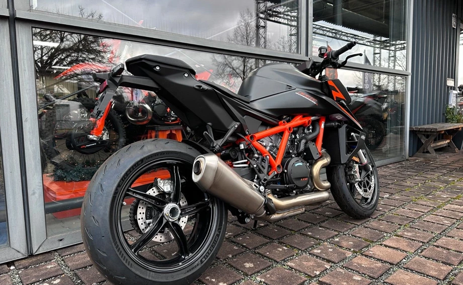 Angebot KTM 1390 Super Duke R EVO Bild 6: Angebot KTM 1390 Super Duke R EVO