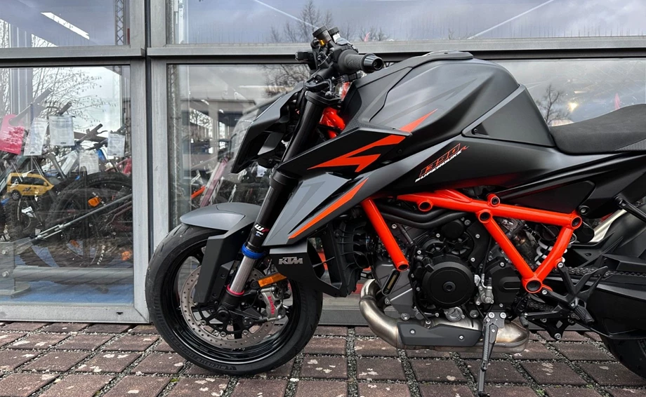 Angebot KTM 1390 Super Duke R EVO Bild 7: Angebot KTM 1390 Super Duke R EVO