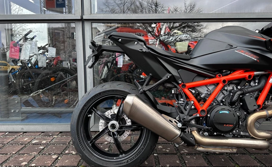 Angebot KTM 1390 Super Duke R EVO Bild 9: Angebot KTM 1390 Super Duke R EVO