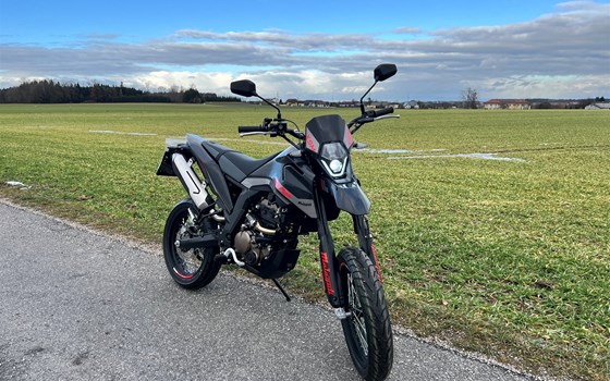 Neufahrzeug Malaguti XSM 125 Supermoto - Bild 1 Neufahrzeug Malaguti XSM 125 Supermoto - Bild 1