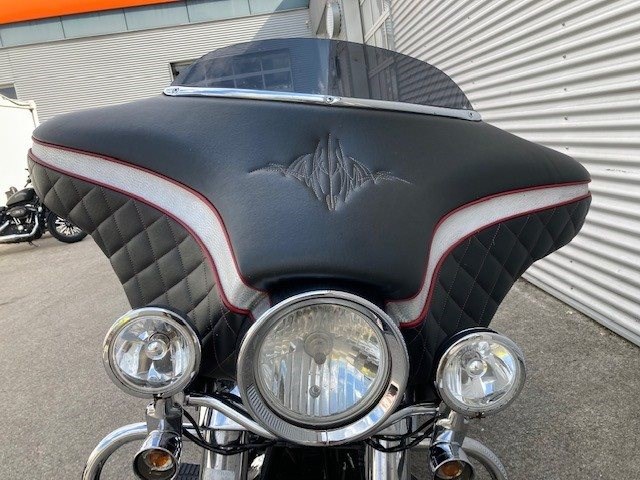 Harley-Davidson Ultra Classic E-Glide FLHTCUI (Vivid Black) - Bild 4