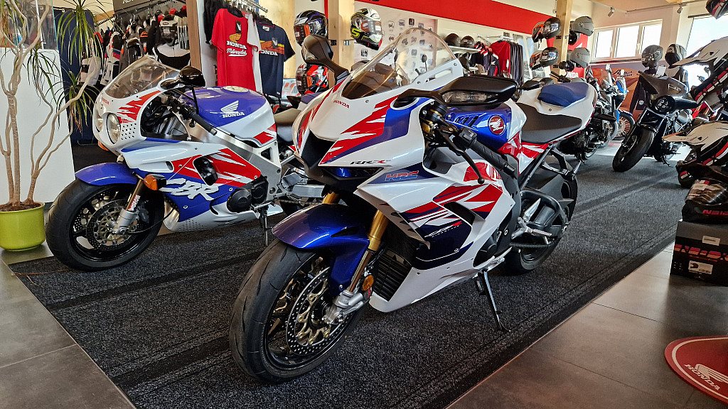 Honda CBR1000RR-R Fireblade 