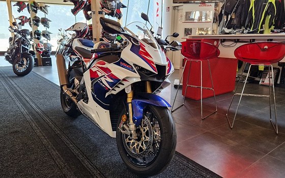 Gebrauchtmotorrad Honda CBR1000RR-R Fireblade - Bild 2 Gebrauchtmotorrad Honda CBR1000RR-R Fireblade - Bild 2