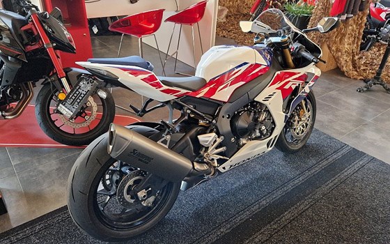 Gebrauchtmotorrad Honda CBR1000RR-R Fireblade - Bild 3 Gebrauchtmotorrad Honda CBR1000RR-R Fireblade - Bild 3