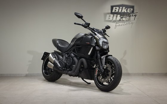 Gebrauchtmotorrad Ducati Diavel Carbon - Bild 1 Gebrauchtmotorrad Ducati Diavel Carbon - Bild 1