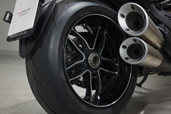 Ducati Diavel Carbon (schwarz) - Bild 10