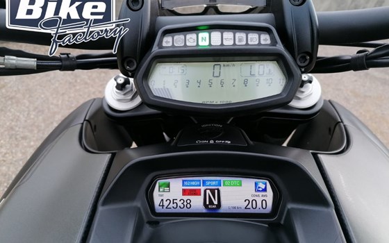Gebrauchtmotorrad Ducati Diavel Carbon - Bild 6 Gebrauchtmotorrad Ducati Diavel Carbon - Bild 6