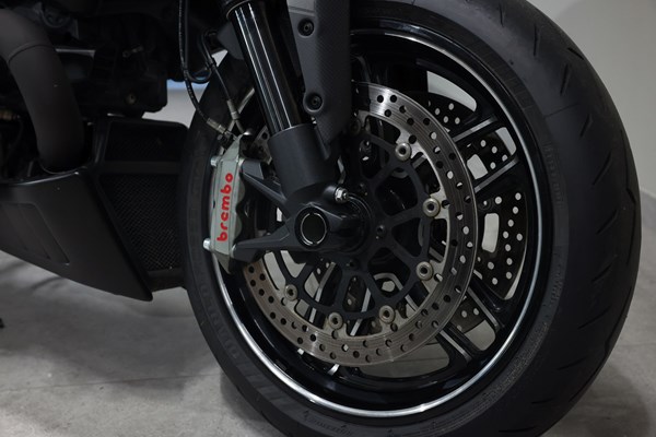 Ducati Diavel Carbon (schwarz) - Bild 3