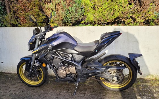 Gebrauchtmotorrad QJ Motor SRK 400 - Bild 6