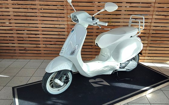 Neufahrzeug Vespa Sprint Justin Bieber X Vespa 125 - Bild 1