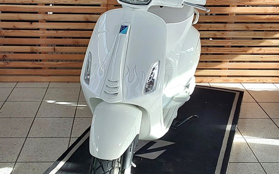 Neufahrzeug Vespa Sprint Justin Bieber X Vespa 125 - Bild 3