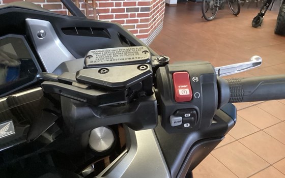 Gebrauchtmotorrad Honda Forza 750 - Bild 4