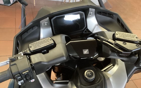 Gebrauchtmotorrad Honda Forza 750 - Bild 5