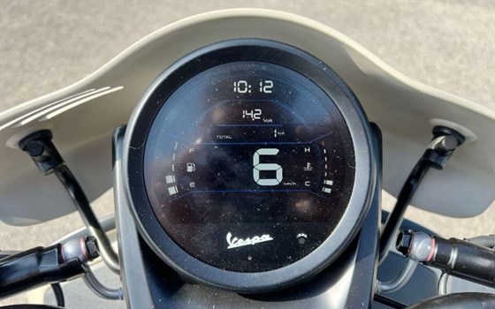 Neufahrzeug Vespa GTV 300 - Bild 7 Neufahrzeug Vespa GTV 300 - Bild 7