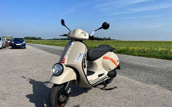 Neufahrzeug Vespa GTV 300 - Bild 2 Neufahrzeug Vespa GTV 300 - Bild 2
