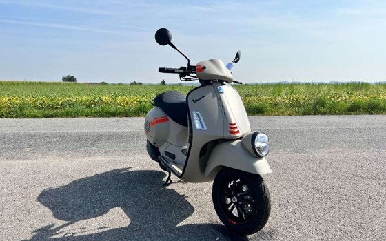 Neufahrzeug Vespa GTV 300 - Bild 1 Neufahrzeug Vespa GTV 300 - Bild 1
