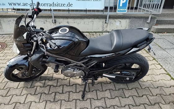 Gebrauchtmotorrad Suzuki SFV 650 Gladius - Bild 8