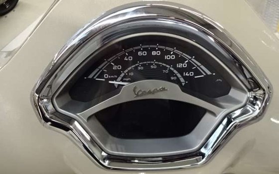 Neufahrzeug Vespa GTS 300 - Bild 5