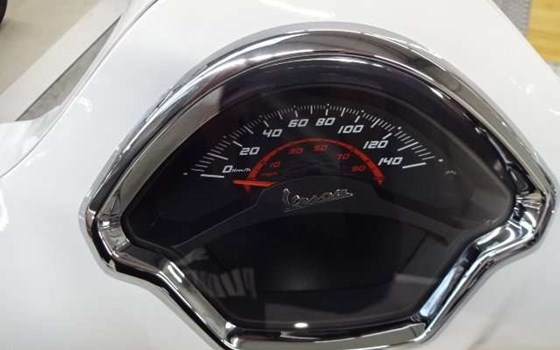 Neufahrzeug Vespa 125 Super - Bild 5