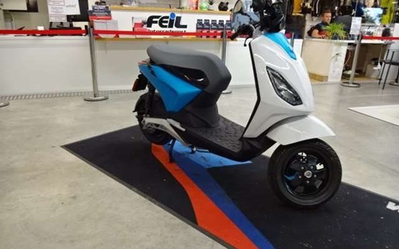 Neufahrzeug Piaggio 1 - Bild 1