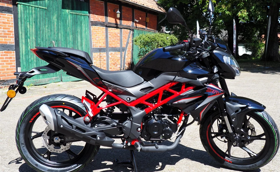 Angebot Benelli BN 125 Bild 5: Angebot Benelli BN 125