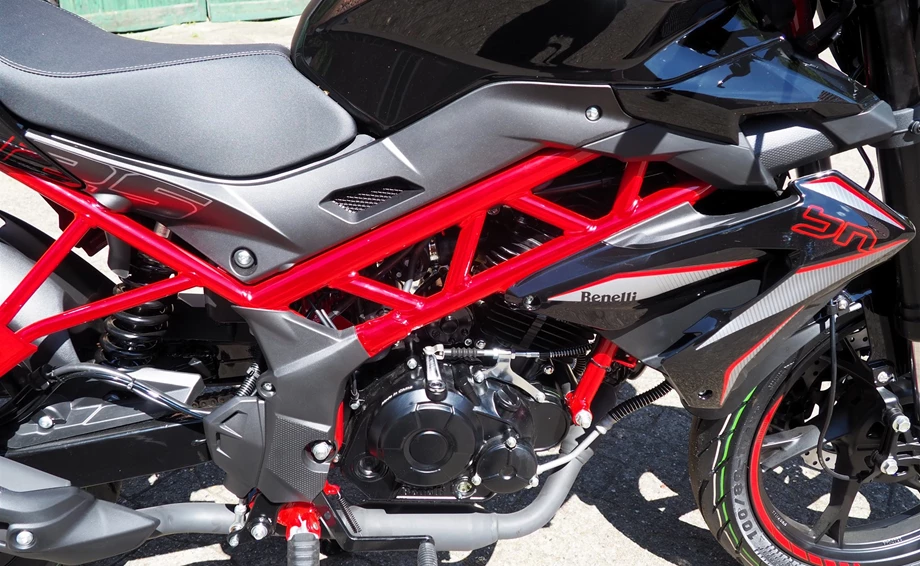 Angebot Benelli BN 125 Bild 12: Angebot Benelli BN 125