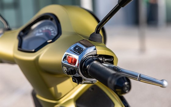 Neufahrzeug Vespa GTS 300 Super Sport - Bild 11