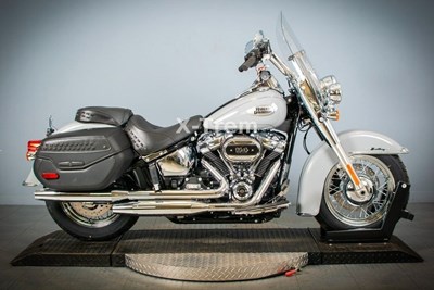 Softail Heritage Classic 114 FLHCS