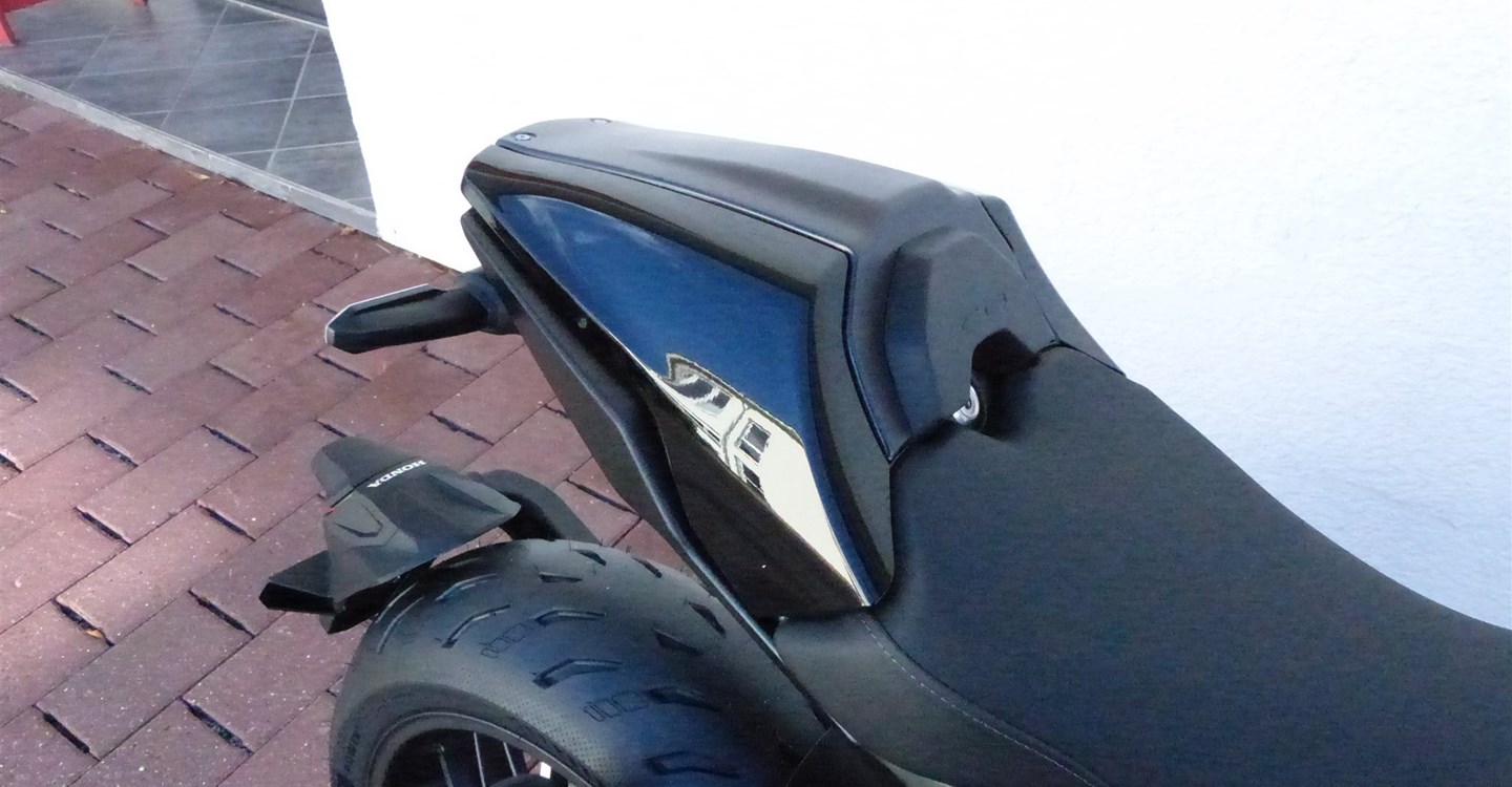 Offer Honda CB1000R Black Edition