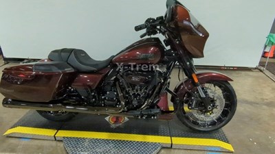 CVO Street Glide FLHXSE