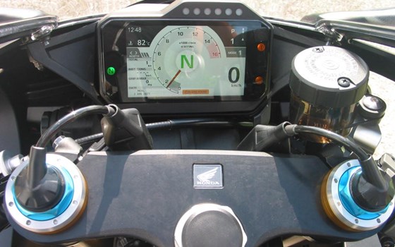 Neufahrzeug Honda CBR1000RR-R Fireblade SP Carbon Edition - Bild 8