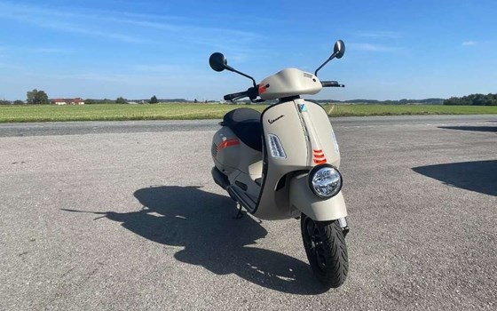Neufahrzeug Vespa GTV 300 - Bild 1 Neufahrzeug Vespa GTV 300 - Bild 1