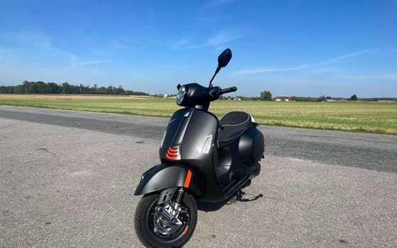 Neufahrzeug Vespa GTS 300 Super Sport - Bild 2 Neufahrzeug Vespa GTS 300 Super Sport - Bild 2