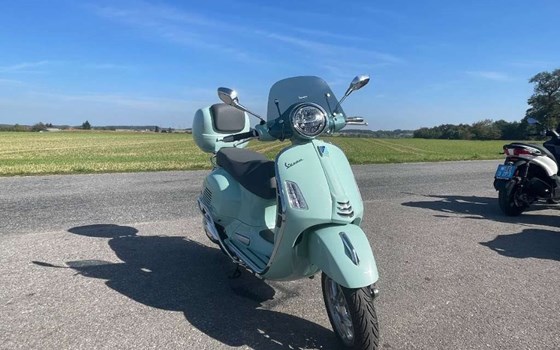 Neufahrzeug Vespa GTS 300 - Bild 1 Neufahrzeug Vespa GTS 300 - Bild 1