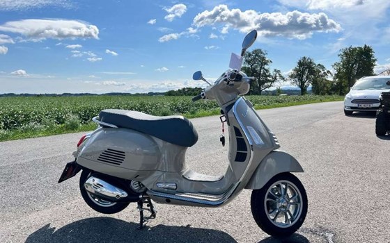 Neufahrzeug Vespa GTS 300 - Bild 6 Neufahrzeug Vespa GTS 300 - Bild 6