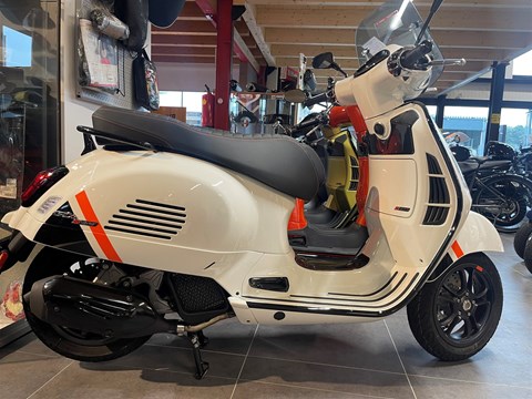 Vespa GTS 125 Super Sport