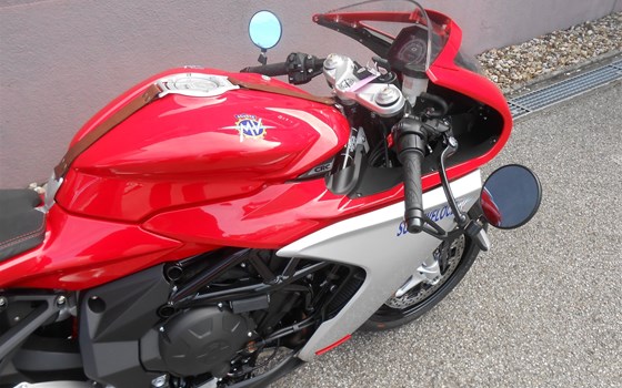 Neufahrzeug MV Agusta Superveloce 800 - Bild 12 Neufahrzeug MV Agusta Superveloce 800 - Bild 12