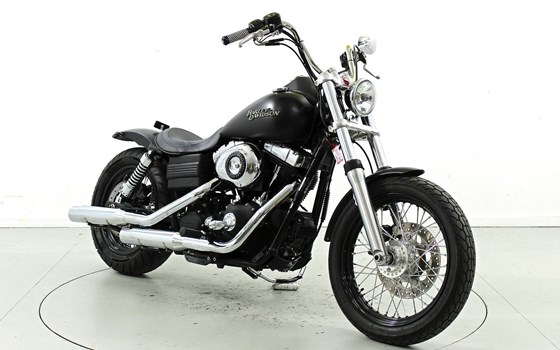Motorrad Occasion Harley-Davidson Dyna Street Bob FXDB - Bild 2