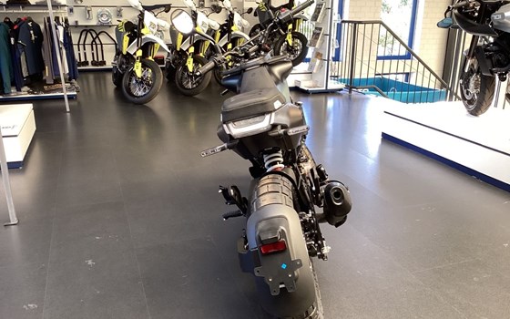 Neufahrzeug Husqvarna Svartpilen 401 - Bild 5