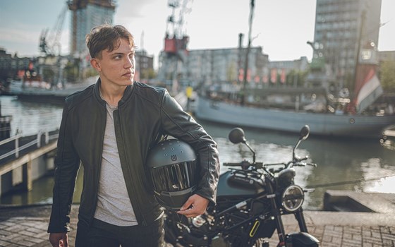 Neufahrzeug Husqvarna Svartpilen 125 - Bild 10