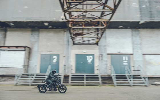 Neufahrzeug Husqvarna Svartpilen 125 - Bild 12