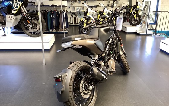 Neufahrzeug Husqvarna Svartpilen 125 - Bild 4