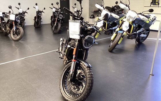 Neufahrzeug Husqvarna Svartpilen 125 - Bild 5