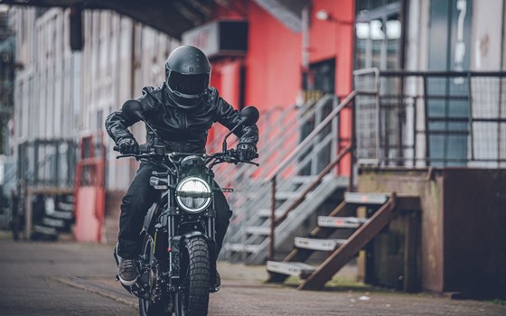 Neufahrzeug Husqvarna Svartpilen 125 - Bild 8