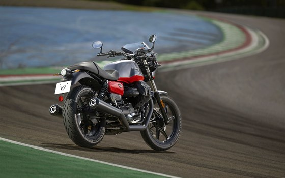 Neufahrzeug Moto Guzzi V7 Stone Corsa - Bild 4